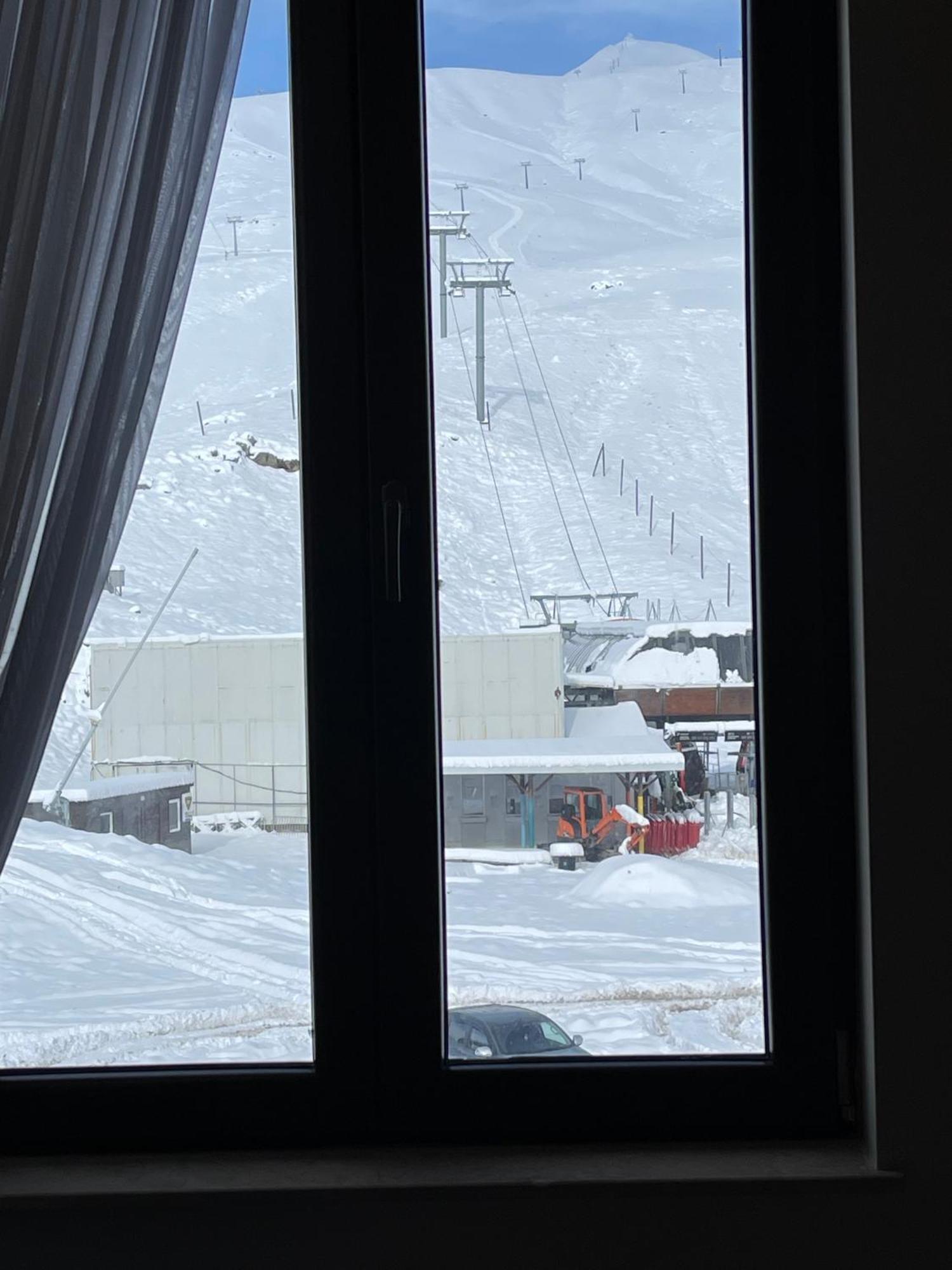 Happy Holidays Apartments In New Gudauri Exteriör bild